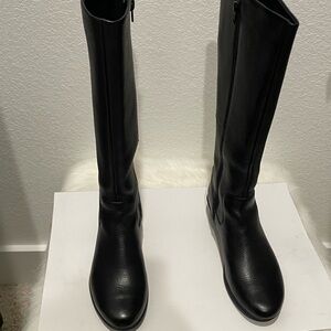 Clarks Leather Boots! Like New!!